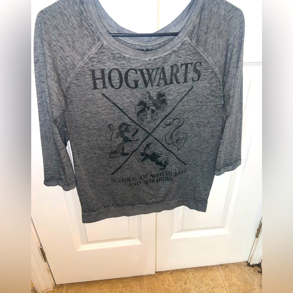 Dark Grey Long Sleeved Women’s Hogwarts Sweatshirt